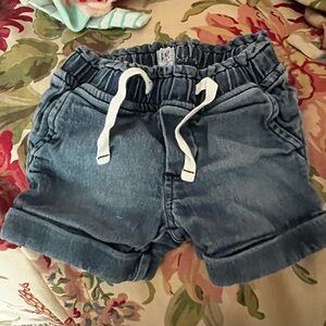 Gap girls shorts. XS or a 4T/5T
